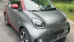 Cinza Usado 2024 Smart ForTwo Electric Drive Passion | € 16.998 (Preço elevado)