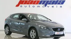 Cinzento Usado 2016 Volvo V40 Carrinha | € 16.400 (Preço justo)