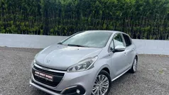 Cinza Usado 2017 Peugeot 208 Allure Citadino | € 10.750 (Preço justo)