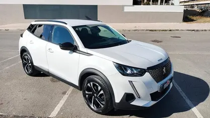 Usado 2022 Peugeot 2008 Allure SUV | € 17.250 (Preço justo)