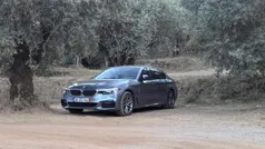 Cinzento Usado 2019 BMW 530 iPerformance Sedan | € 27.999 (Bom preço)