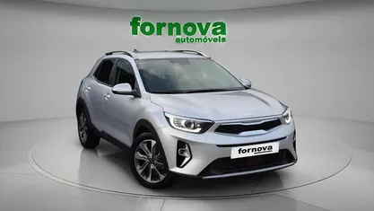 Cinzento Usado 2025 Kia Stonic SUV | € 22.500 (Preço justo)