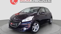 Preto Usado 2015 Peugeot 208 Allure Citadino | € 9.490 (Preço justo)
