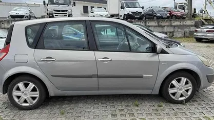 Usado Renault Scénic 101 HP (74 kW) 2004 Monovolume