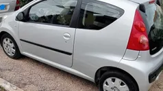 Cinzento Usado 2011 Peugeot 107 Citadino | € 4.800 (Preço justo)