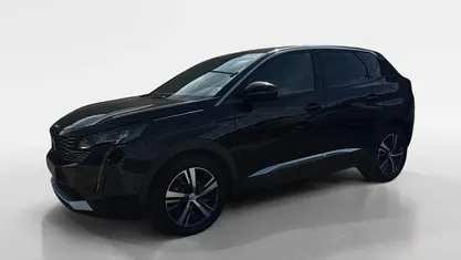 Usado Peugeot 3008 Allure 130 HP (95 kW) 2023 SUV