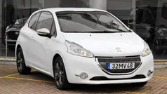 Branco Usado 2012 Peugeot 208 Allure Citadino | € 9.990 (Preço justo)