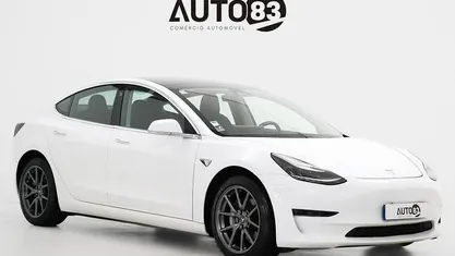 Branco Usado 2020 Tesla Model 3 Sedan | € 26.990 (Preço justo)
