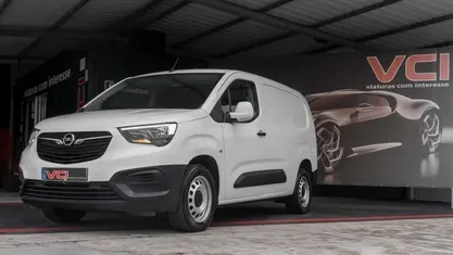 Branco Usado 2020 Opel Combo Monovolume | € 14.990 (Preço justo)