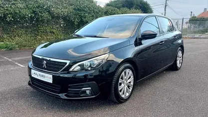 Usado Peugeot 308 Style 130 HP (95 kW) 2020