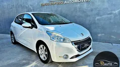 Branco Usado 2012 Peugeot 208 Active Citadino | € 9.900 (Preço justo)