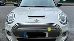 Cinzento Usado 2021 Mini Cooper SE Hatch Citadino | € 19.500 (Preço justo)