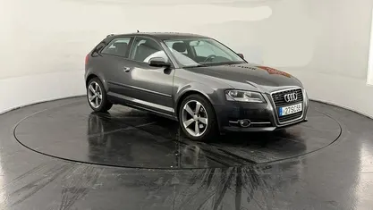 Usado Audi A3 105 HP (77 kW) 2011 Cinzento Citadino