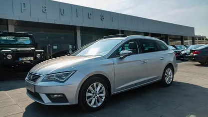 Usado Seat Leon 115 HP (84 kW) 2019 Cinzento
