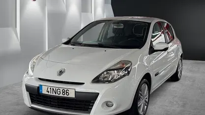 Usado Renault Clio IV 89 HP (65 kW) 2012