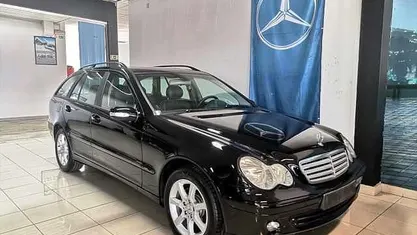 Usado Mercedes C180 143 HP (105 kW) 2004 Preto Carrinha