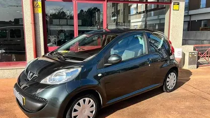 Usado Peugeot 107 68 HP (50 kW) 2007 Antracite Citadino