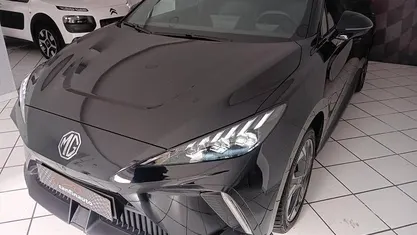 Preto Usado 2023 MG MG4 EV Citadino | € 23.750 (Preço justo)