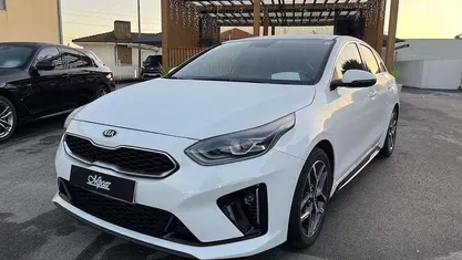 Usado Kia ProCeed GT-Line 120 HP (88 kW) 2022 Branco Carrinha