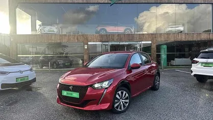 Usado Peugeot e-208 Active 100 kW (136 HP) 2020 Vermelho Citadino