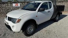 Branco Usado 2009 Mitsubishi L200 Invite Pickup | € 18.450 (Preço justo)
