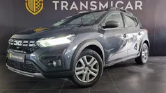 Cinzento Usado 2023 Dacia Sandero Expression Citadino | € 17.990 (Preço justo)