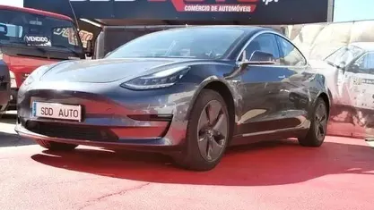 Usado 2019 Tesla Model 3 Standard Range Plus Sedan | € 21.800 (Preço justo)