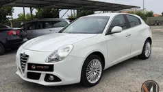 Branco Usado 2014 Alfa Romeo Giulietta Citadino | € 11.990 (Preço justo)