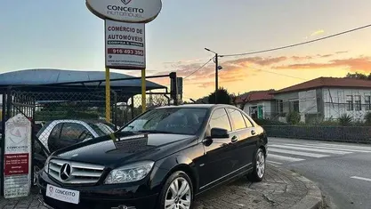 Usado Mercedes C200 Avantgarde 136 HP (100 kW) 2009 Preto Sedan