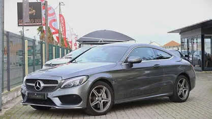 Cinzento Usado 2016 Mercedes C250 | € 22.990 (Preço justo)