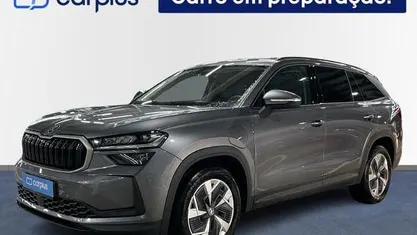 Cinzento Usado 2025 Skoda Kodiaq SUV | € 40.500 (Bom preço)