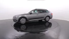 Cinzento Usado 2023 Skoda Superb | € 33.900 (Bom preço)