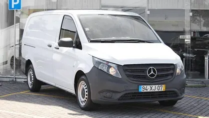 Usado Mercedes Vito 88 HP (64 kW) 2019 Branco Van