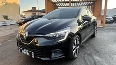 Preto Usado 2021 Renault Clio V LIMITED Citadino | € 13.250 (Bom preço)