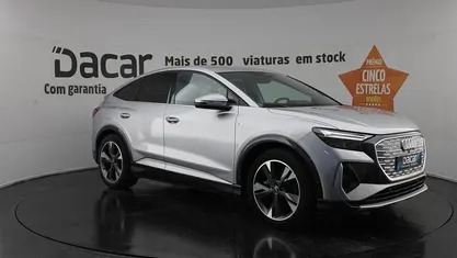 Cinzento Usado 2022 Audi Q4 e-tron S-Line SUV | € 31.899 (Preço justo)