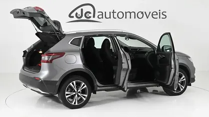 Usado Nissan Qashqai 115 HP (84 kW) 2020 Cinzento SUV