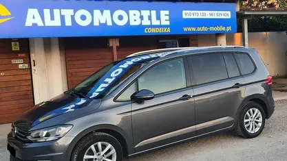 Cinzento Usado 2016 VW Touran Monovolume | € 17.950 (Preço justo)