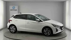 Branco Usado 2024 Hyundai i20 Comfort Citadino | € 17.200 (Preço justo)