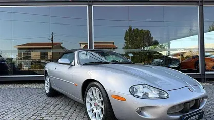 Usado Jaguar XK 363 HP (266 kW) 2000