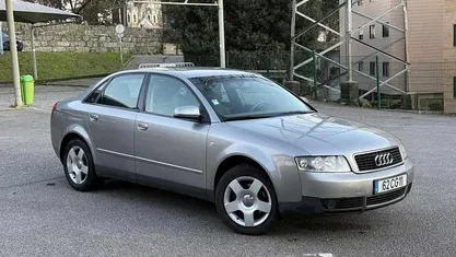 Cinzento Usado 2001 Audi A4 | € 3.350 (Super Preço)