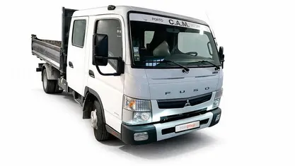 Branco Usado 2021 Mitsubishi Canter Sedan | € 39.990 (Preço justo)