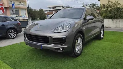 Cinzento Usado 2015 Porsche Cayenne SUV | € 35.000 (Super Preço)