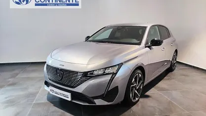 Usado Peugeot 308 Allure 130 HP (95 kW) 2024 Cinzento Sedan