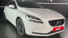 Usado 2017 Volvo V40 Momentum Carrinha | € 17.750 (Preço justo)