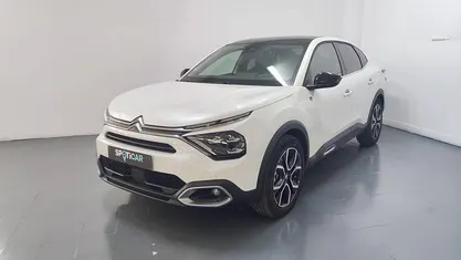 Branco Usado 2023 Citroën e-C4 Shine Sedan | € 27.500 (Preço justo)