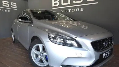 Cinzento Usado 2013 Volvo V40 Carrinha | € 13.000 (Preço justo)