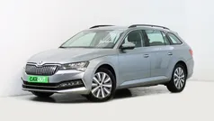 Cinzento Usado 2021 Skoda Superb | € 17.750 (Preço justo)