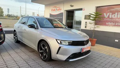 Usado Opel Astra Elegance 130 HP (95 kW) 2023 Cinza