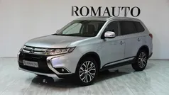 Cinzento Usado 2016 Mitsubishi Outlander Intense+ SUV | € 16.900 (Preço justo)