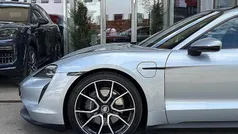 Cinza Usado 2024 Porsche Taycan Performance Package Sedan | € 79.900 (Bom preço)
